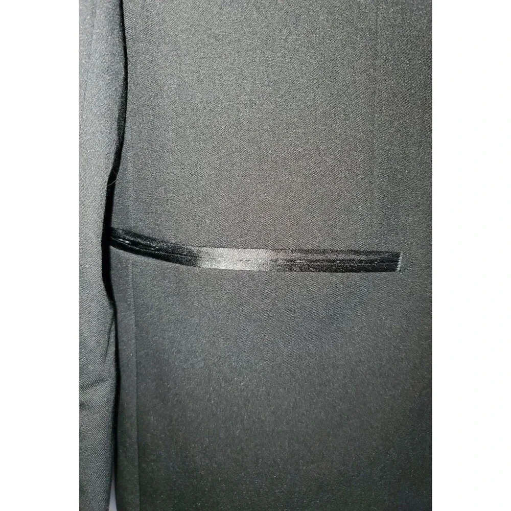SuitShop brand style